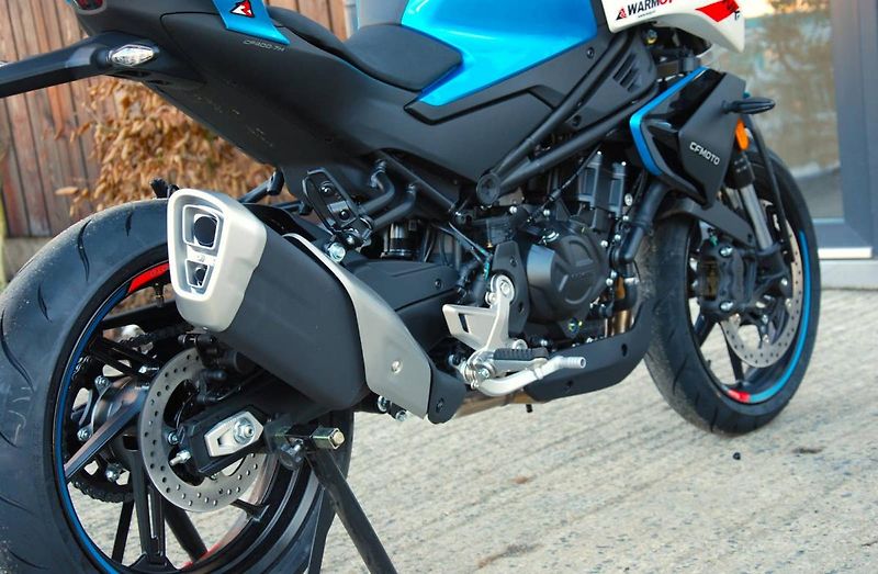 CFMOTO 450 NK (2026) 450NK - fotka 14 z 25