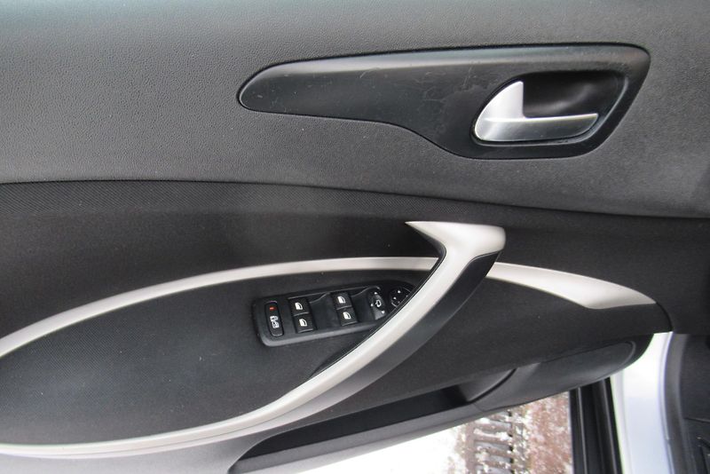 Citroën C5 2.0 HDi  AUT. KLIMA TAŽNÉ - fotka 18 z 19