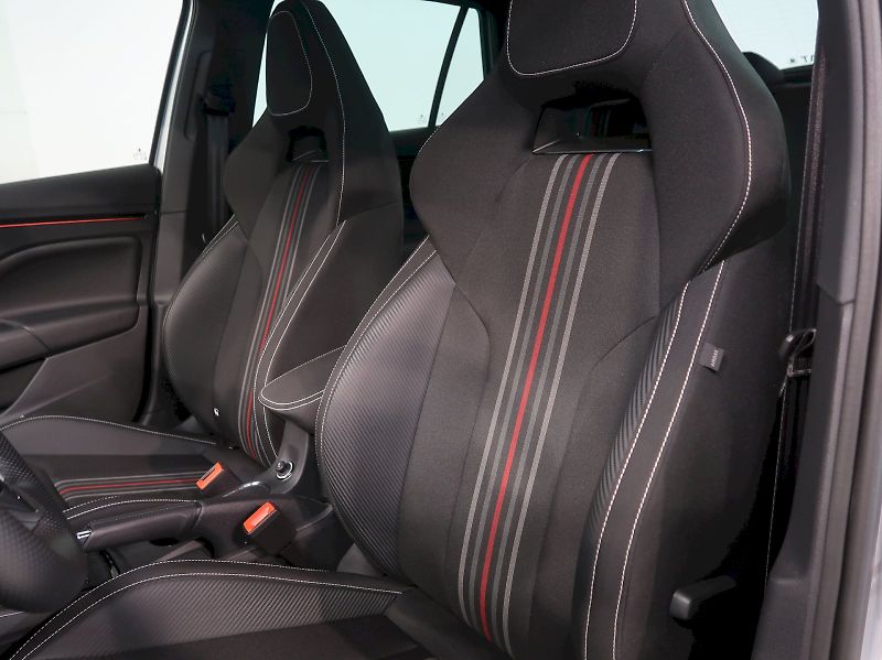 Škoda Kamiq (2025) MONTE CARLO 1.5TSI 110KW DSG P - fotka 14 z 39