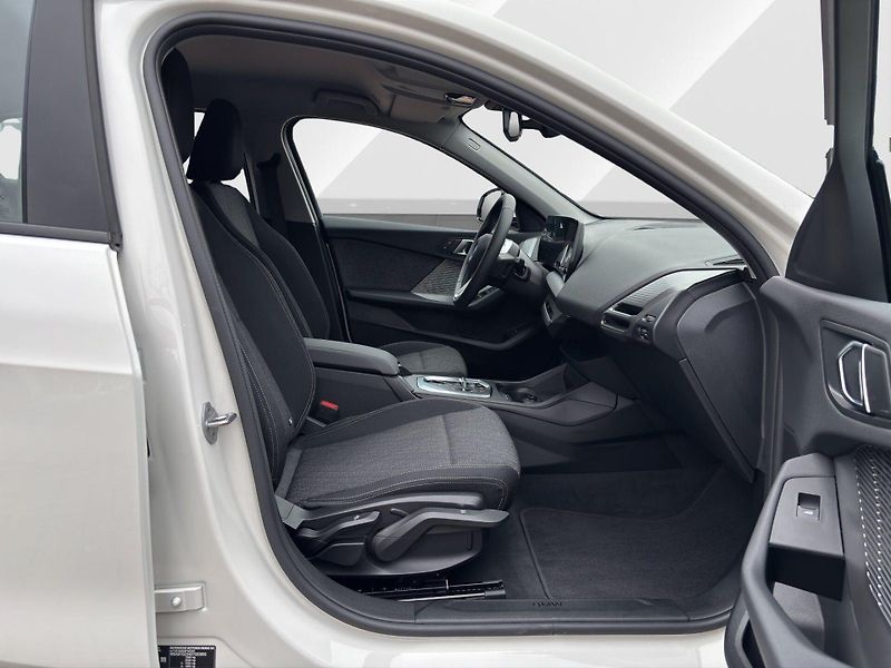 BMW Řada 1 120 Adaptive LED ParkAs. DrivA - fotka 9 z 17