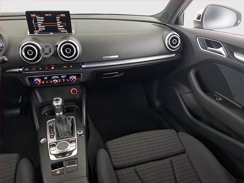 Audi A3 (2015) e-tron, Automat, Serv.kniha - fotka 8 z 20