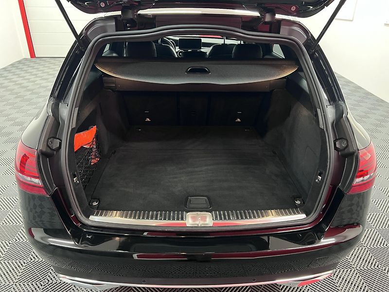 Mercedes-Benz Třídy C 220d 4-Matic Burmester Servis - fotka 6 z 45