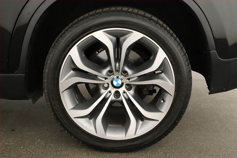 BMW X6 (2013) M Paket xDrive40d - fotka 8 z 12