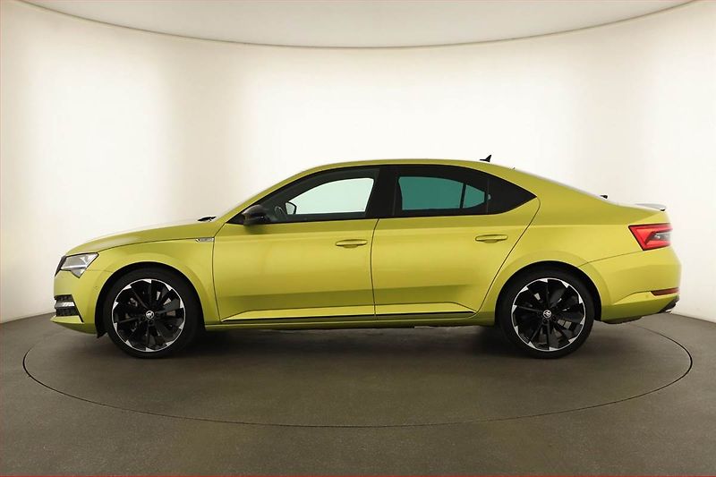 Škoda Superb (2023) Sportline 2.0 TSI - fotka 3 z 20