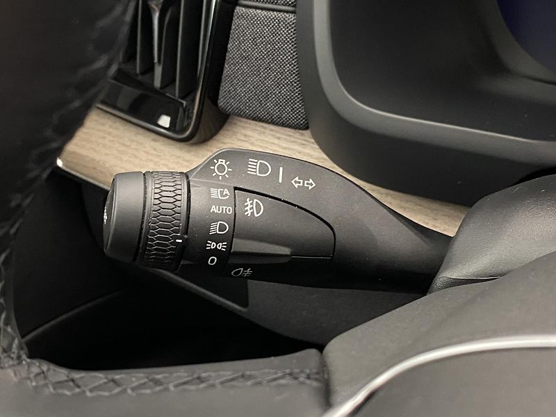 Volvo XC90 B5 AWD BRIGHT PLUS AUT CZ 7m - fotka 22 z 56