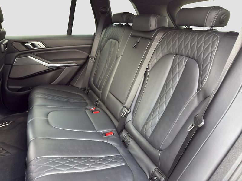 BMW X5 xDrive30d - fotka 16 z 23