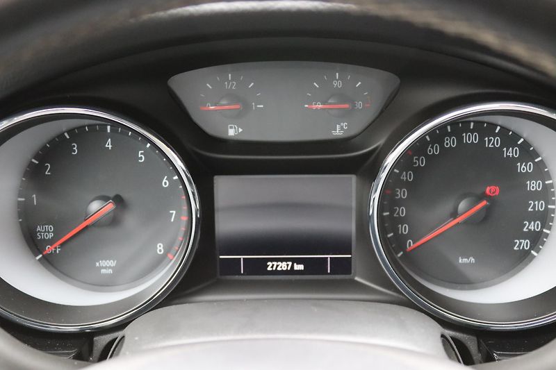 Opel Astra SPORTS TOURER+ 1.2 81kW - fotka 28 z 50