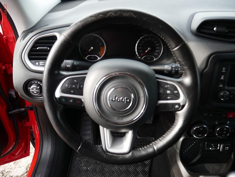 Jeep Renegade (2016) 1.4 MultiAir limited, ČR, AC - fotka 16 z 19