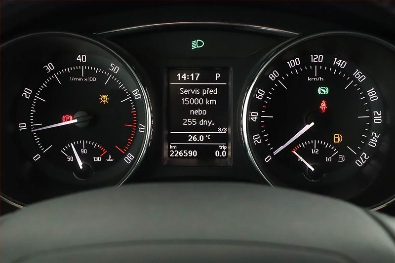 Škoda Superb (2012) 1.8 TSI, Automat, Serv.kniha - fotka 8 z 14