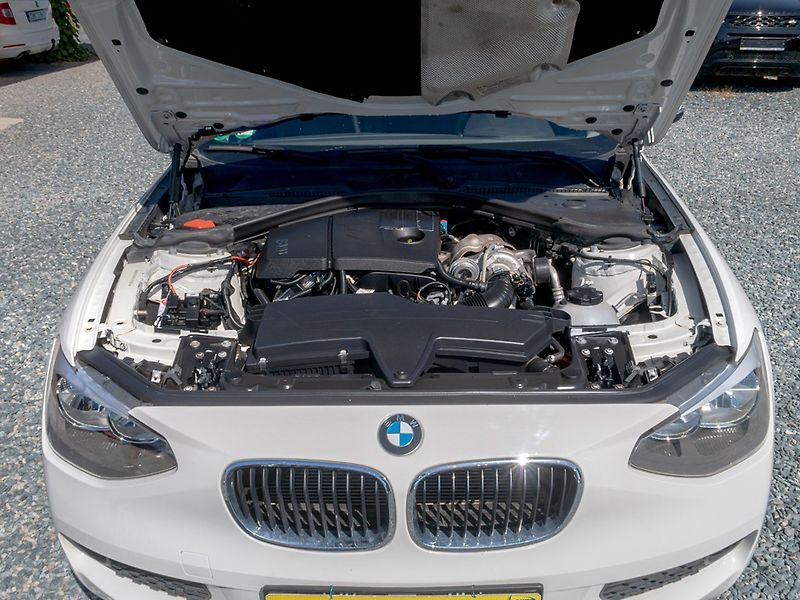 BMW Řada 1 (2013) 114i 75KW manuál - fotka 34 z 39