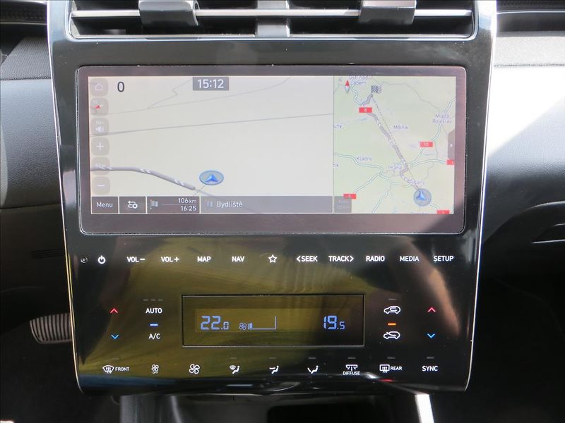 Hyundai Tucson 1,6 CRDi mHEV DCT Smart 100 kW - fotka 20 z 28