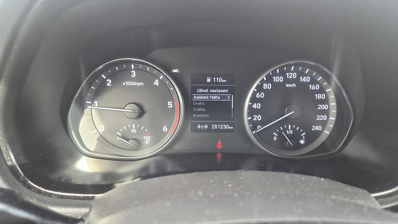 Hyundai i30 1.6CRDi 1.maj CZ záruka DPH - fotka 16 z 21