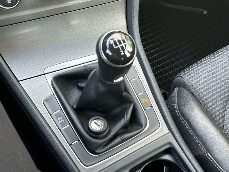 Volkswagen Golf (2013) 1.2 TSI Comfortline - fotka 14 z 27