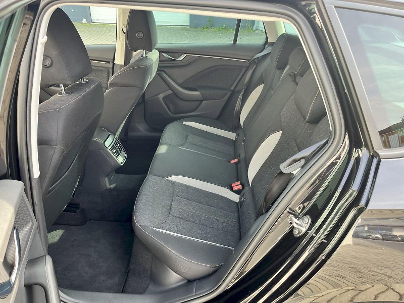 Škoda Kamiq (2021) STYLE Business Edition 1.0TSi - fotka 16 z 21