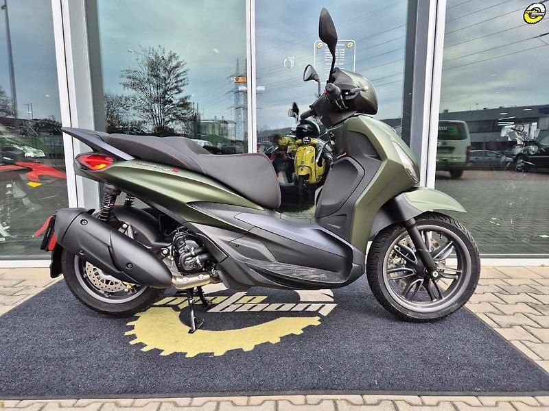 Piaggio Beverly 300 S (2024) VÝPRODEJ EURO5 - fotka 3 z 24