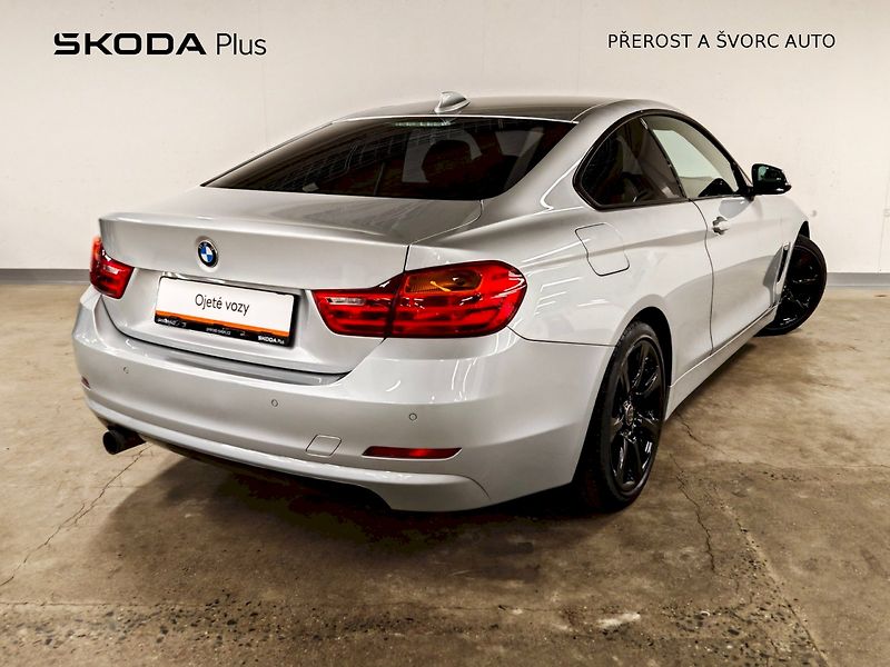 BMW Řada 4 (2014) 420i 135 kW Coupe - fotka 2 z 23