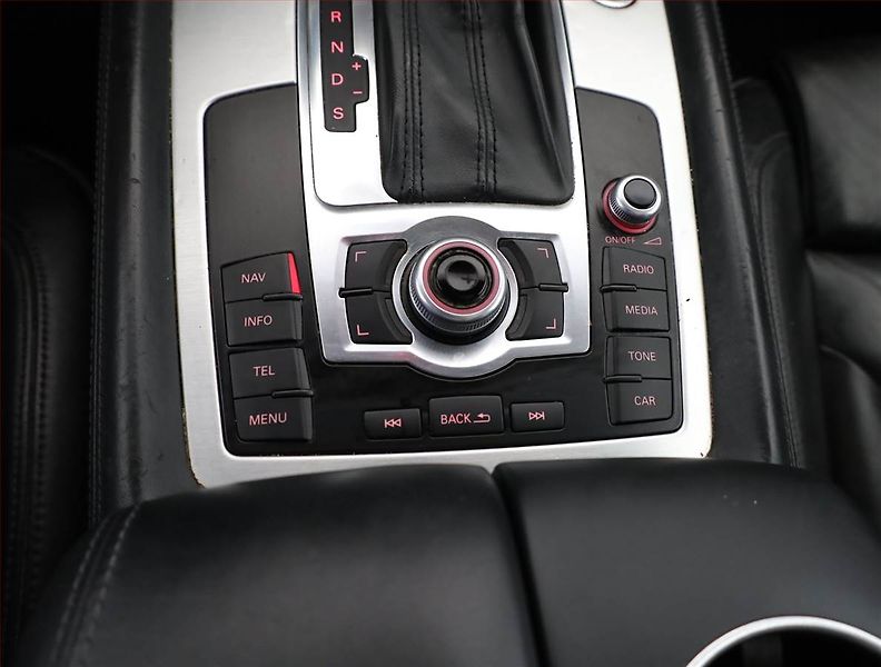 Audi Q7 (2011) S-Line 3.0 TDI, 4X4, Automat - fotka 11 z 17
