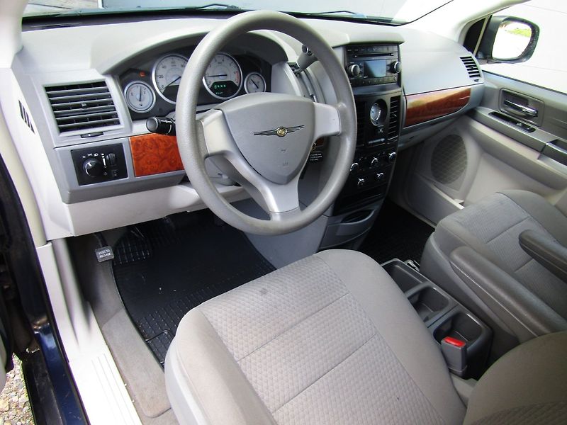 Chrysler Voyager (2007) 3.3 V6 128kW LPG 90L - fotka 12 z 35