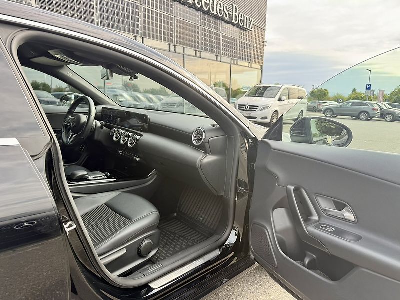 Mercedes-Benz CLA (2022) 250 e - fotka 31 z 38