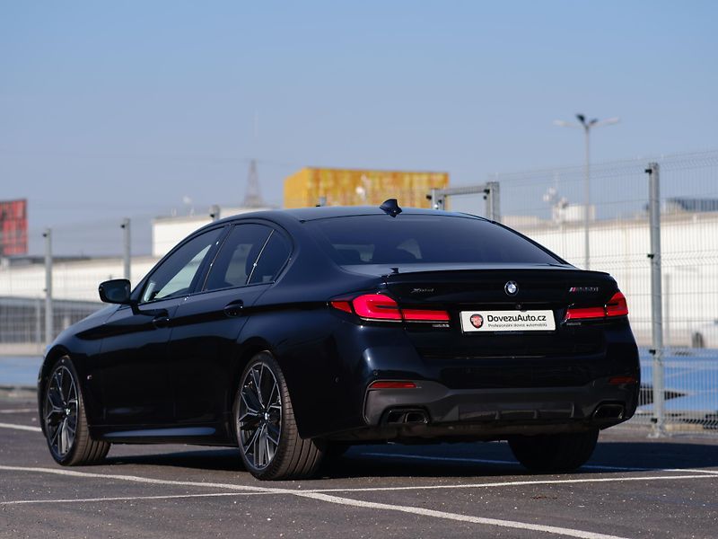 BMW Řada 5 M550i xDrive, DPH, SEDAN - fotka 7 z 46