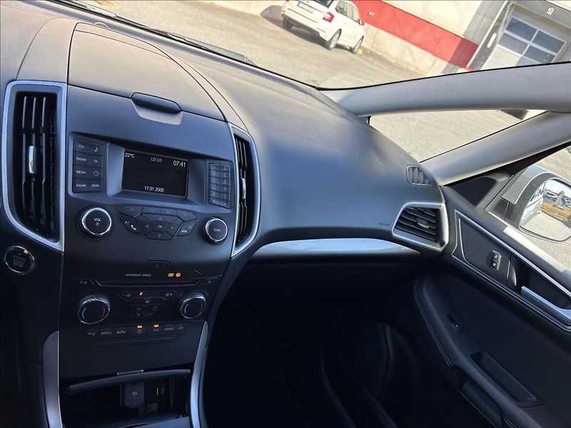 Ford S-MAX 2,0 TDCi 88 kW Trend - fotka 37 z 41