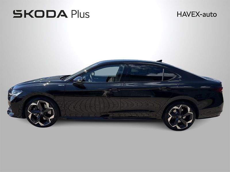 Škoda Superb (2025) 2.0 TSI 4x4 DSG Sportline - fotka 3 z 36
