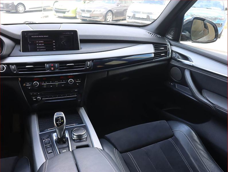 BMW X5 (2017) M Paket xDrive40d - fotka 8 z 25