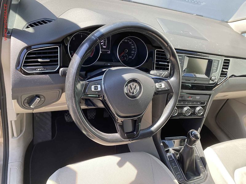 Volkswagen Golf Sportsvan (2014) 2.0 TDi, Highline, bixen - fotka 12 z 16