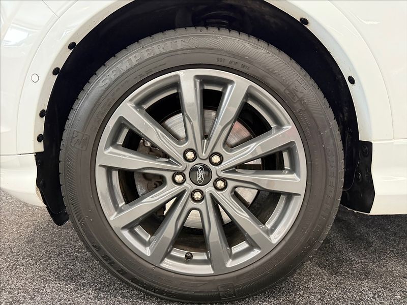 Ford Kuga 2,0 TDCi 132kW ST-line AT AWD - fotka 27 z 31