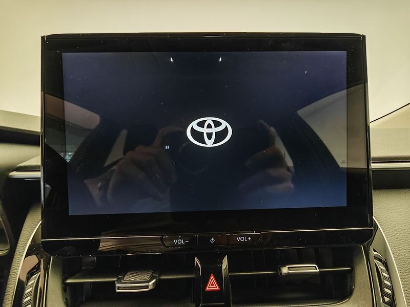 Toyota Corolla 1.8 CVT Comfort Tech - fotka 24 z 31