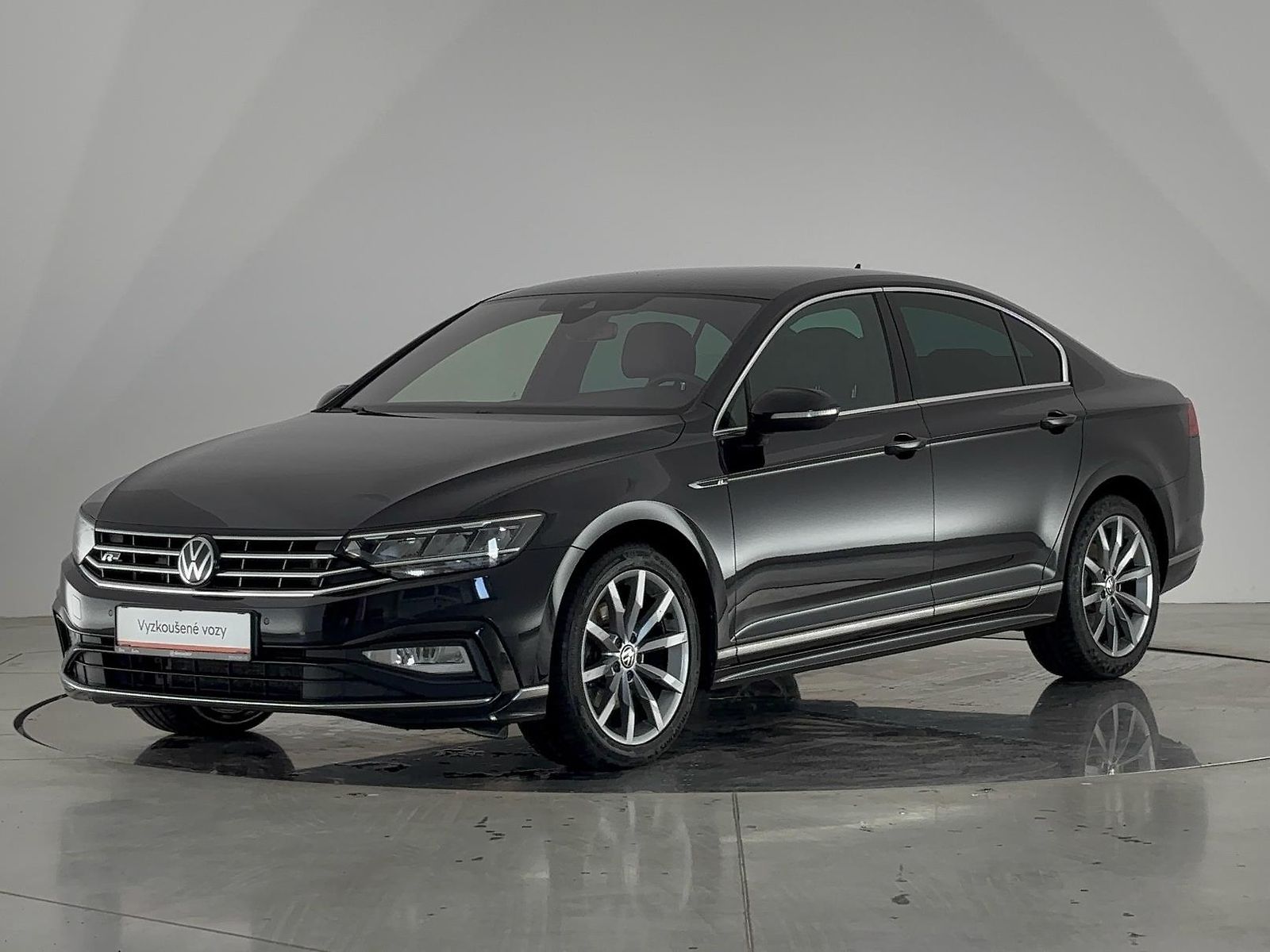 Volkswagen Passat R-LINE DSG | Největší inzerce autobazarů - TipCars
