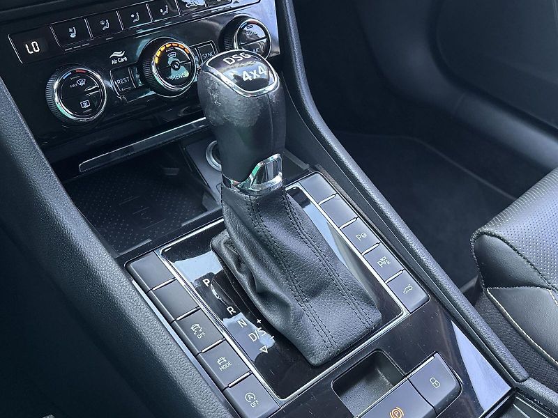 Škoda Superb (2021) Combi 2.0 TDI 4x4 DSG L&K - fotka 15 z 30