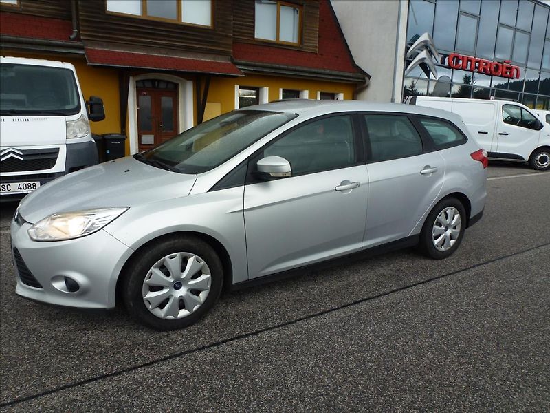 Ford Focus 1,6 16V Eco 150HP - fotka 12 z 41