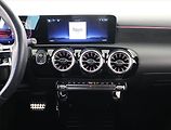 Mercedes-Benz Třídy A (2023) A 180 - náhled 12