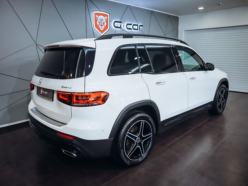 Mercedes-Benz GLB 250 4MATIC AMG - fotka 5 z 25