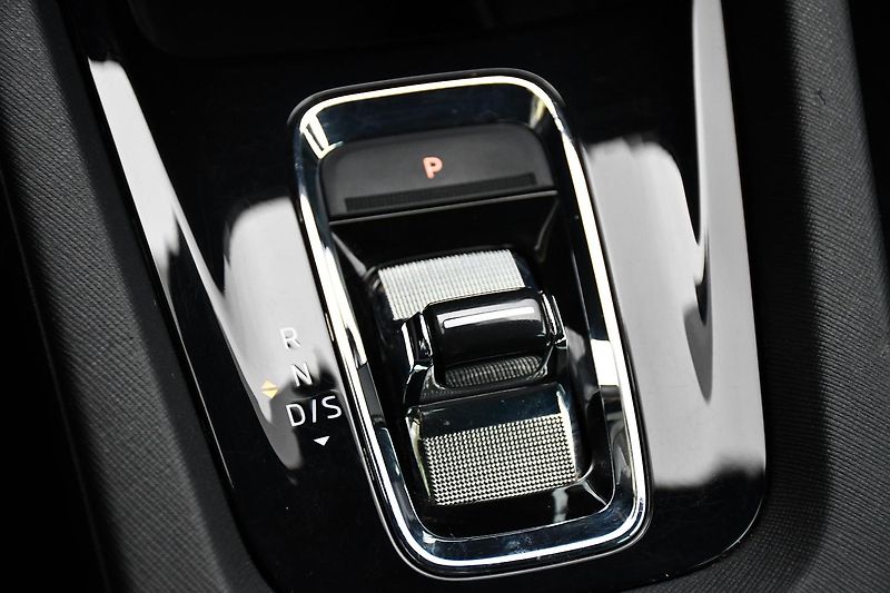 Škoda Octavia 2.0TDi RS DSG 1M ČR - fotka 27 z 39