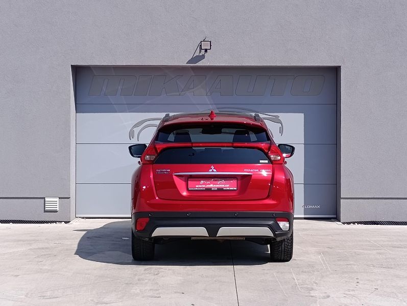 Mitsubishi Eclipse Cross 1.5T-MIVEC INSTYLE ČR  - fotka 6 z 35