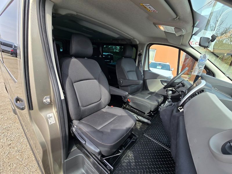 Renault Trafic (2020) 1.6 DCi 8.místn - fotka 21 z 22