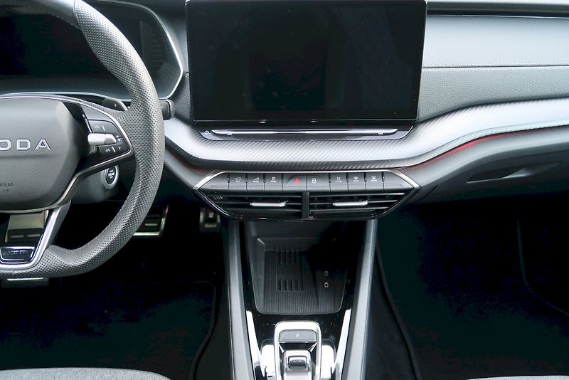 Škoda Octavia (2025) SportLine 1,5 TSI 110 kW DSG M - fotka 24 z 29