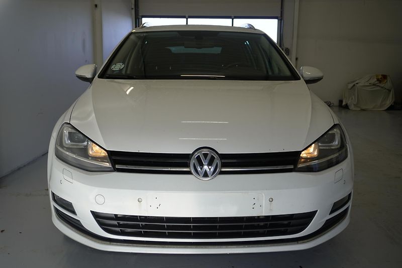 Volkswagen Golf 1.6 TDi - fotka 2 z 29
