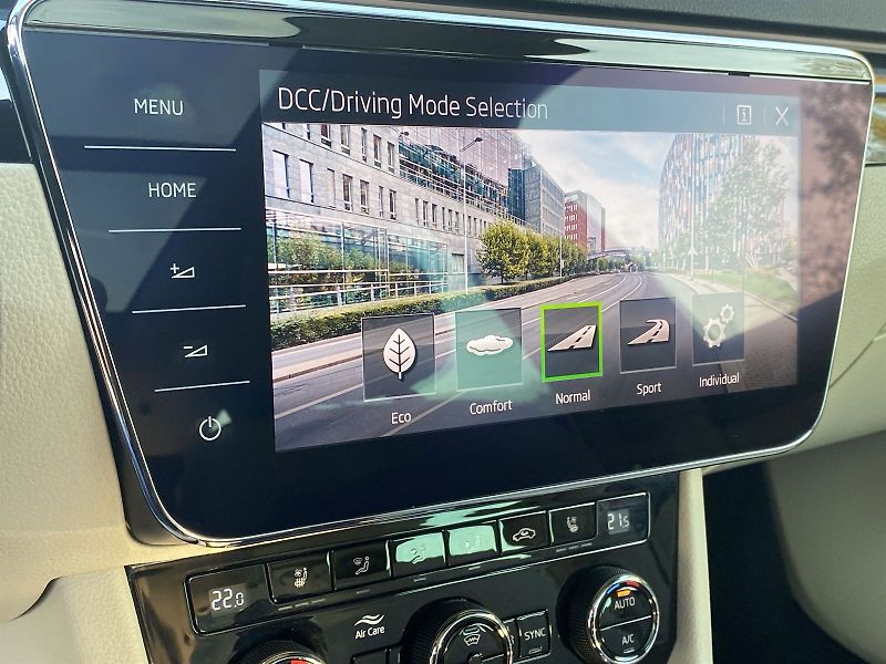 Škoda Superb (2018) Combi III 2.0 TDI 4x4 L&K - fotka 27 z 49