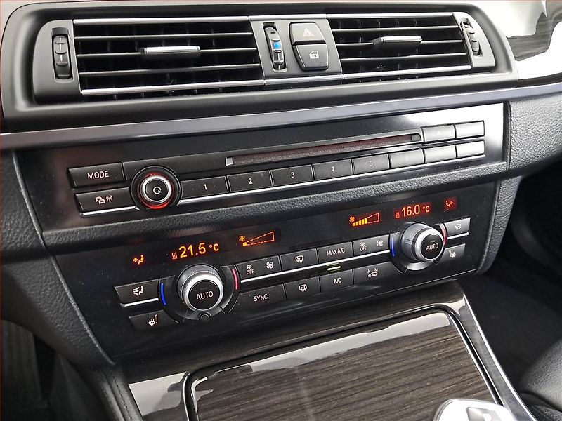 BMW Řada 5 (2015) 520d, Automat, Tempomat - fotka 18 z 24