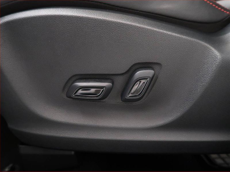 MG ZS (2024) Exclusive 1.0 Turbo, Automat - fotka 19 z 19