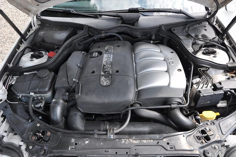 Mercedes-Benz Třídy C 220CDi 105kW KOMBI Automat - fotka 9 z 15