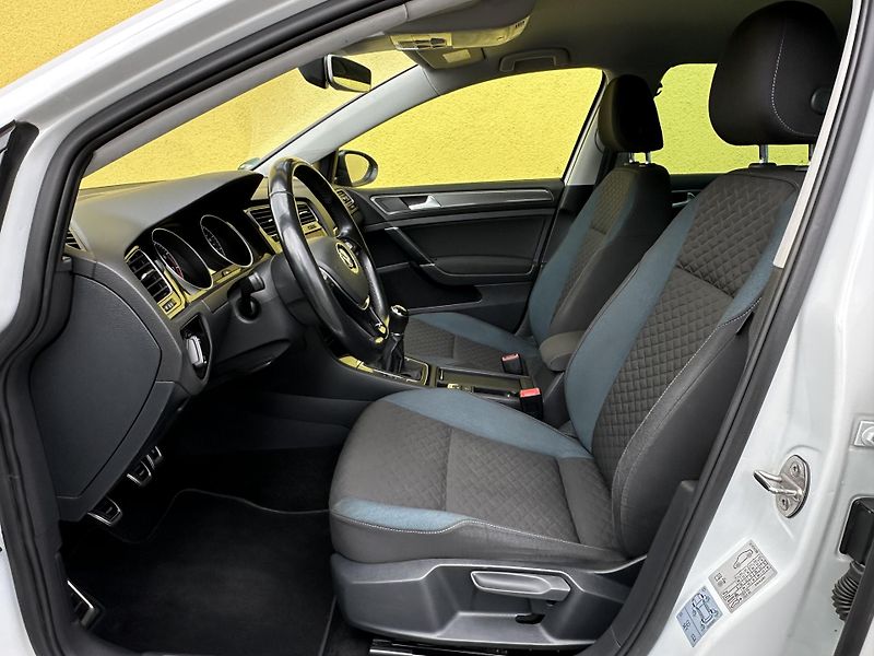 Volkswagen Golf (2019) IQ.DRIVE 1.5TSI110kW 2.Maj. - fotka 8 z 40