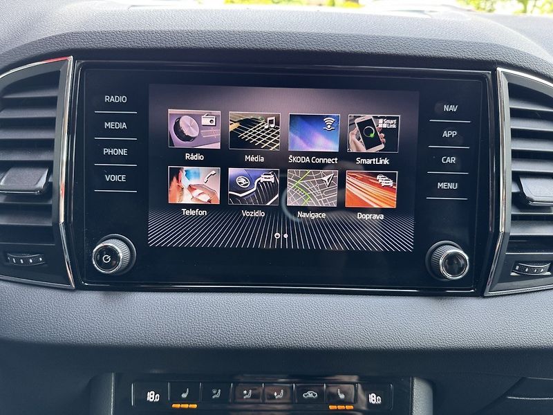 Škoda Karoq (2020) 1.5TSi LED Navi Kamera Tažné Z - fotka 14 z 47