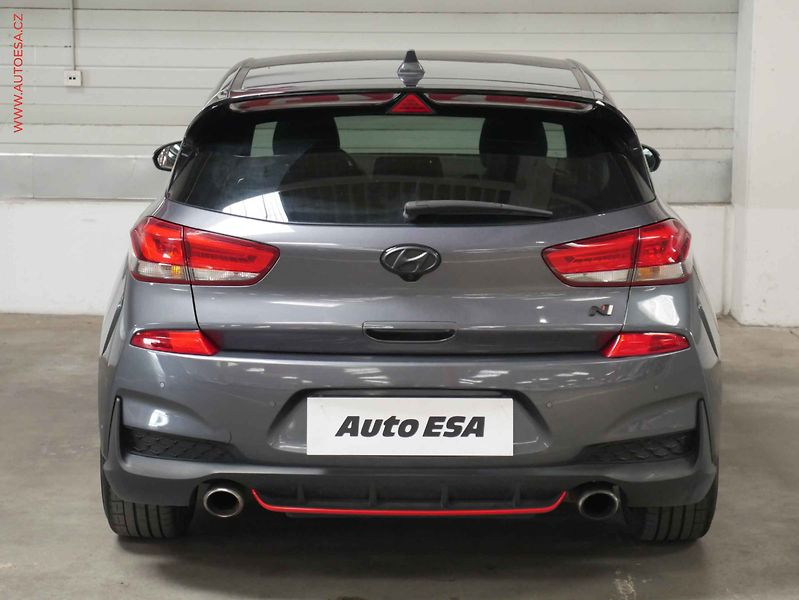 Hyundai i30 (2018) 2.0T-GDi, 1.maj, LED, navi - fotka 5 z 20