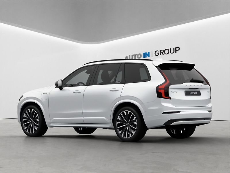 Volvo XC90 (2026) ULTRA B&W, vzduch.pod., AWD, T - fotka 4 z 11