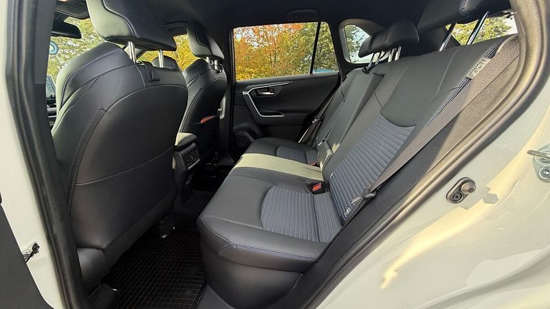 Toyota RAV4 AT SELECTION AWD - fotka 11 z 18