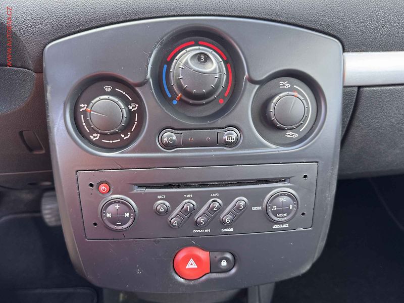 Renault Clio (2007) 1.2i, AC - fotka 12 z 12